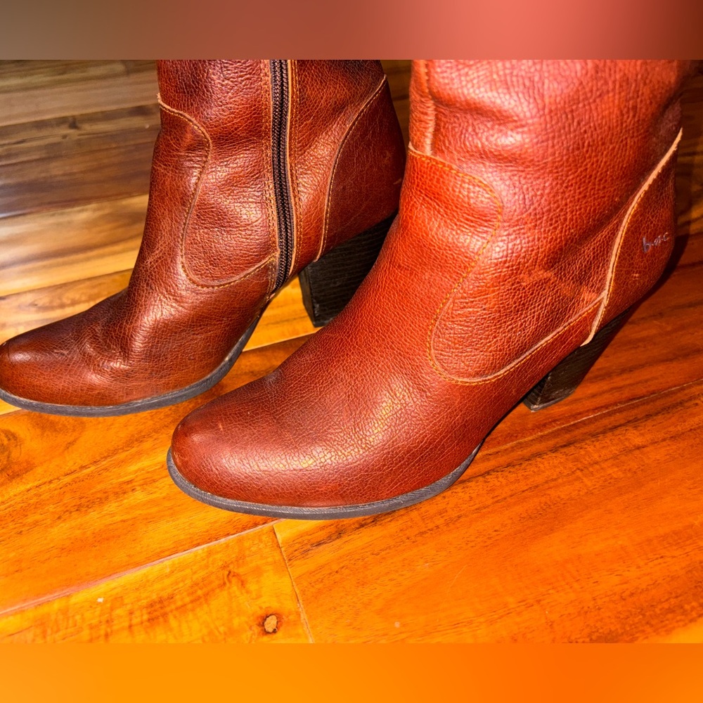 boc (Born concept) beautiful, reddish-brown leather, 
3-inch heeled boots